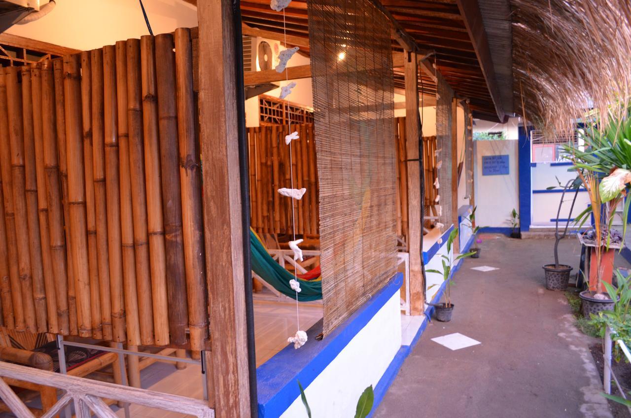 Blue Whale Guesthouse Гили Траванган Экстерьер фото
